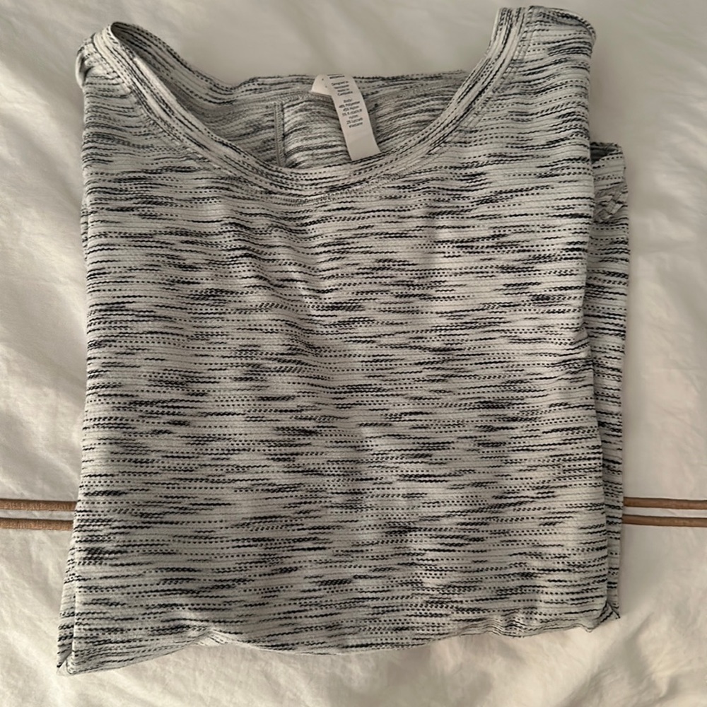 Lululemon grey and white top